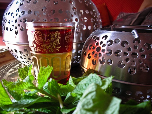 Recette Thé marocain à la menthe (facile, rapide)